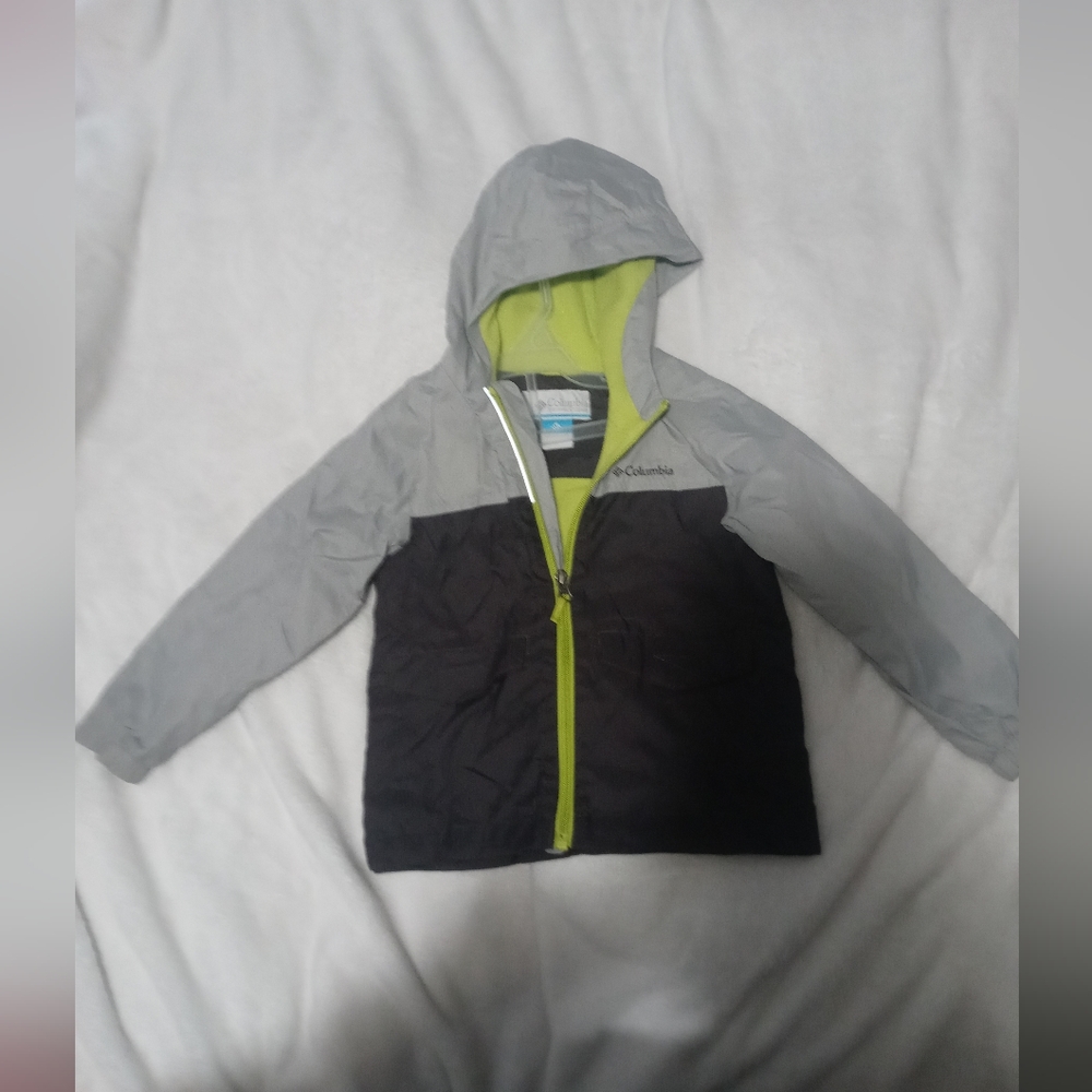 Columbia jacket girls size 4T almost new